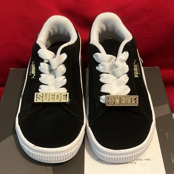 Toddler size 8 black suede Adidas. - Picture 3 of 6